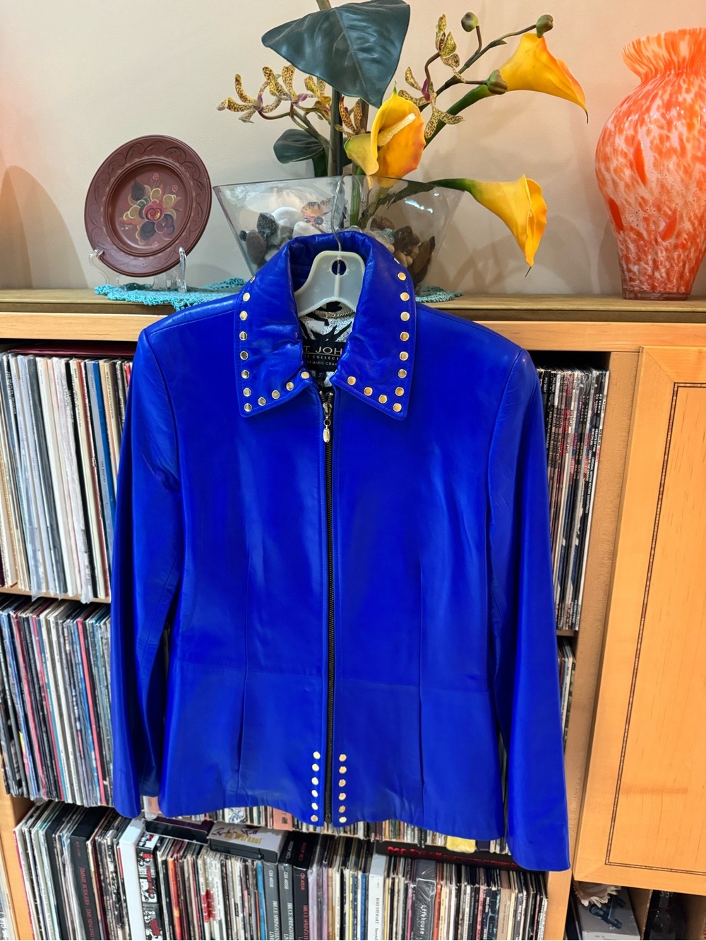 PRICE DROP: ST. JOHN by MARIE GRAY,  COBALT BLUE LAMBSKIN LEATHER w/GOLD STUDS,S